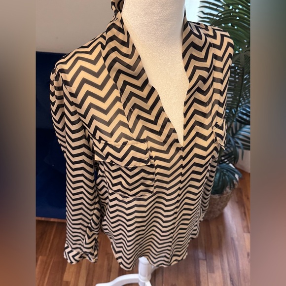 Chevron Patterned Lightweight Women's Top Camisole - Picture 4 of 15